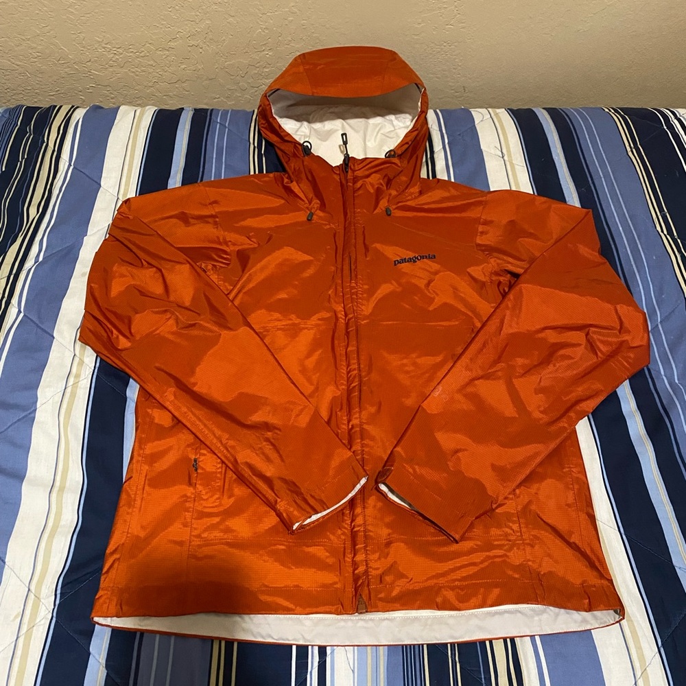 Patagonia men's Torrentshell jacket, medium, lightweight
